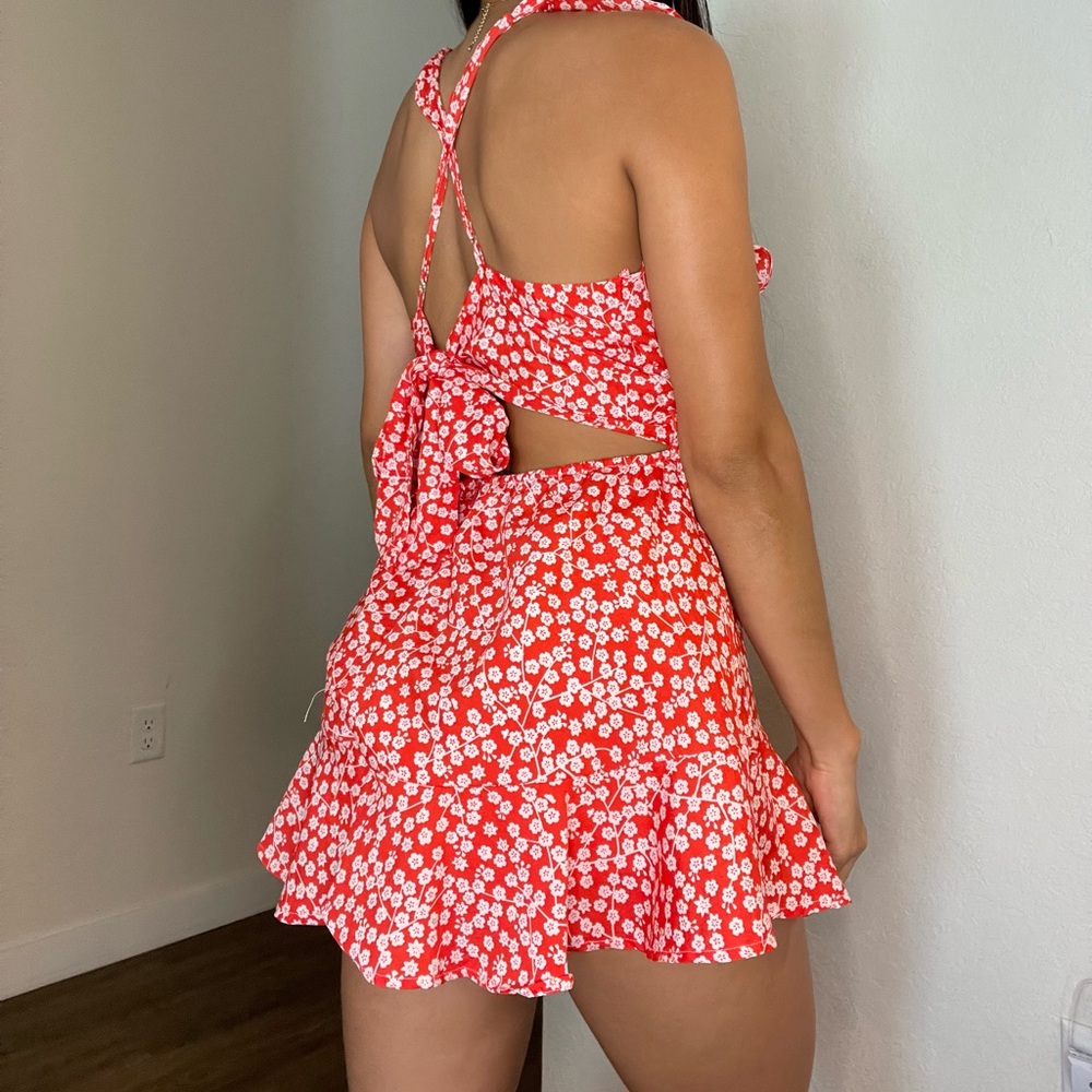 Beautiful summer set🌞🌞🌞!! with orange and white tone🧡🤍.